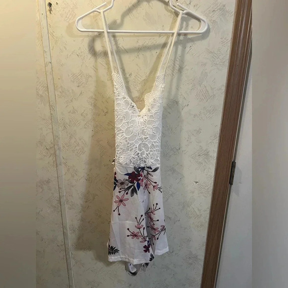 Floral Romper - Picture 1 of 7